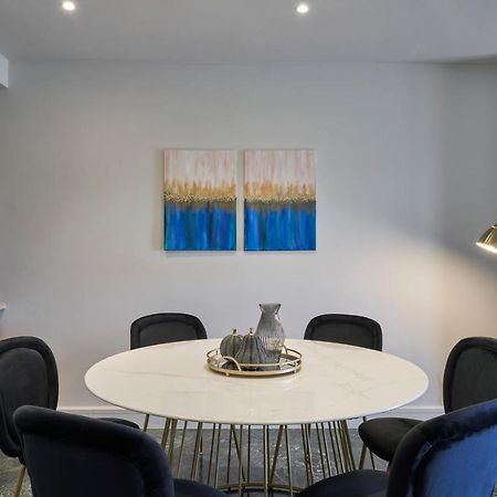 Chic N Bright 3Bd Apt With Hilton View Athén Kültér fotó